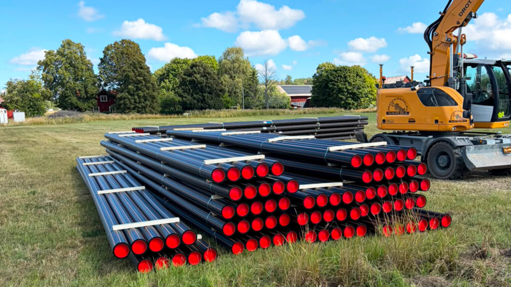 Senterra Projekt - Sandvikens Överföringsledning - PE-rör på fält